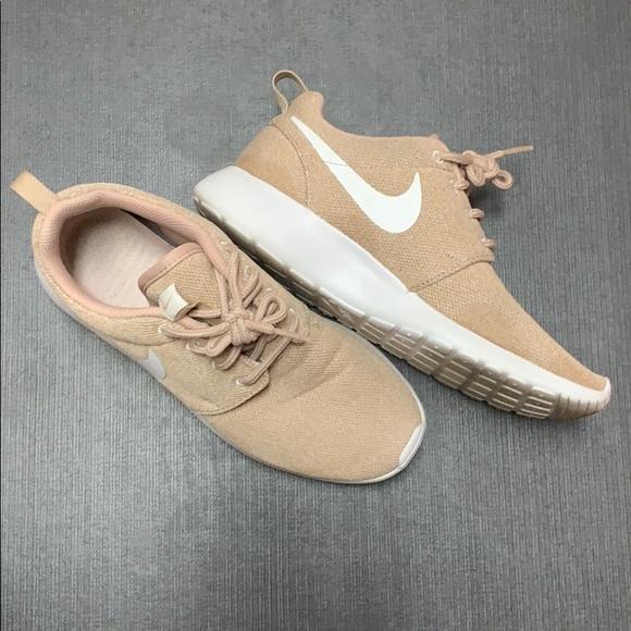 nike roshe one khaki